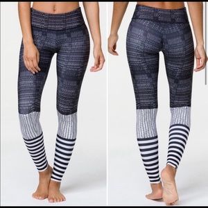 Onzie Striped Graphic Leggings Size S/M